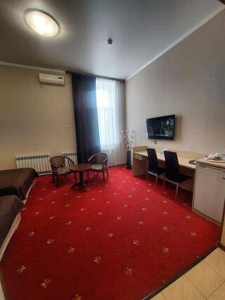 Гостиница Космос Комсомольск-на-Амуре Двухместный номер с 2 отдельными кроватями-9