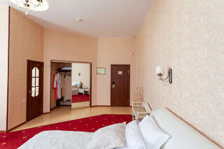 Гостиница Космос Комсомольск-на-Амуре Двухместный номер Делюкс с 1 кроватью-5