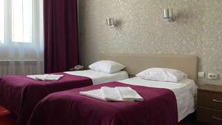 Гостиница Космос Комсомольск-на-Амуре Двухместный номер с 2 отдельными кроватями-1