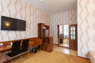 Гостиница Космос Комсомольск-на-Амуре Двухместный номер с 2 отдельными кроватями-3