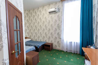 Гостиница Космос Комсомольск-на-Амуре Бюджетный двухместный номер с 2 отдельными кроватями-2